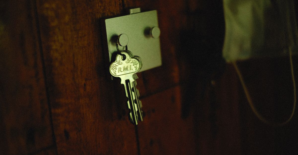 locksmith unlocking front door — Maplewood Locksmith